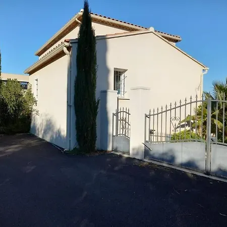 Magnifique Avec Piscine Proche D'avignon *
