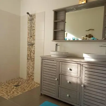 Magnifique Avec Piscine Proche D'avignon *